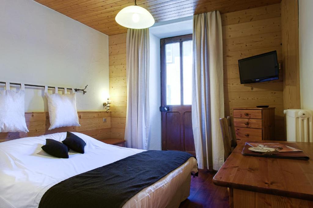 Hotel Du Commerce Thônes Rom bilde