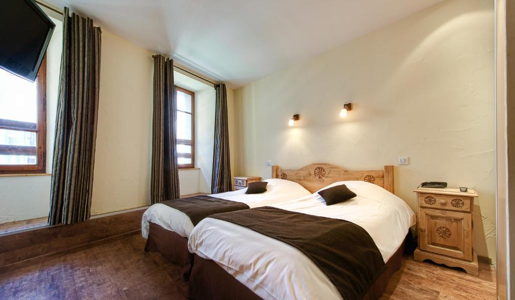 Hotel Du Commerce Thônes Rom bilde