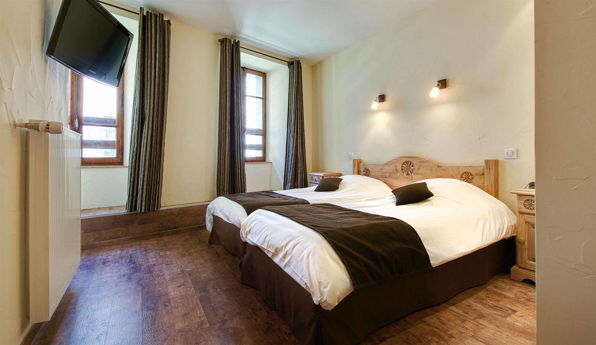 Hotel Du Commerce Thônes Eksteriør bilde