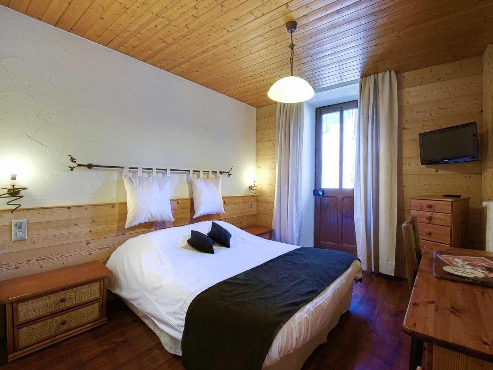 Hotel Du Commerce Thônes Eksteriør bilde